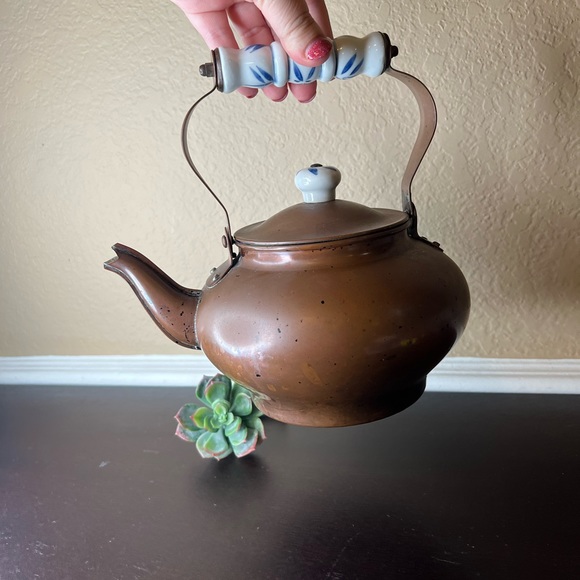 Vintage Copper Tea Pot/ Kettle w Delft Blue Ceramic Handle, Tea Party, Flower Va - Picture 4 of 11